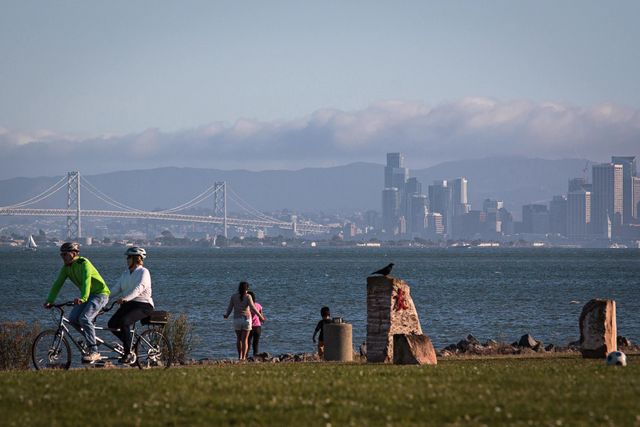 79 Lakeshore Ct, Richmond, CA 94804