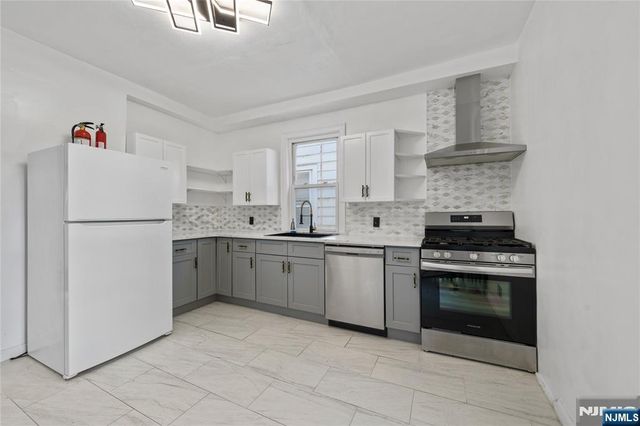 7 Wheeler Street, West Orange, NJ 07052
