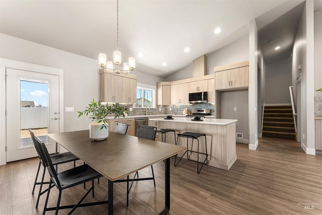 83 S Daybreak Ave, Nampa, ID 83687