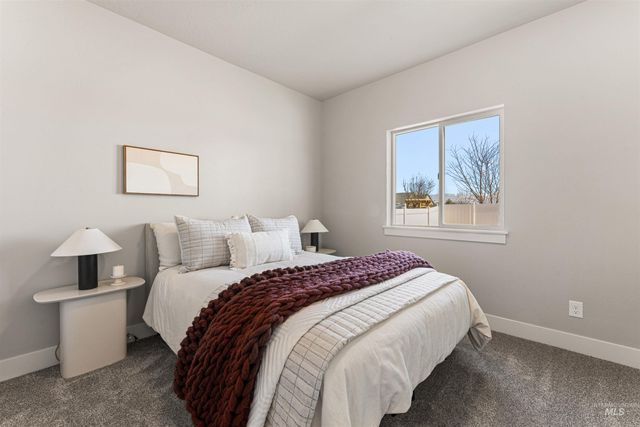 83 S Daybreak Ave, Nampa, ID 83687