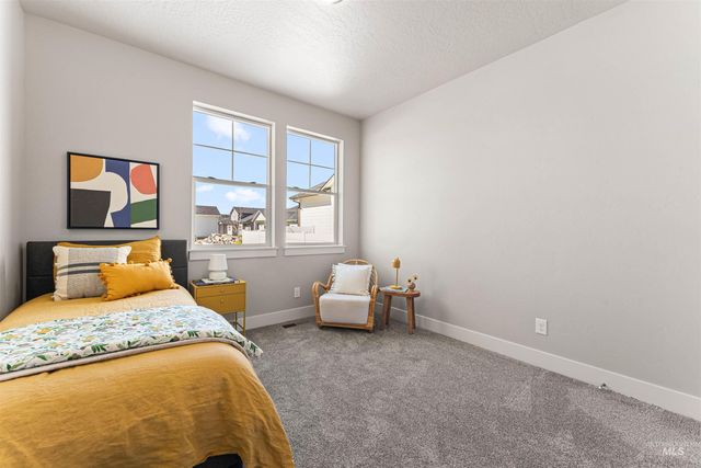 83 S Daybreak Ave, Nampa, ID 83687