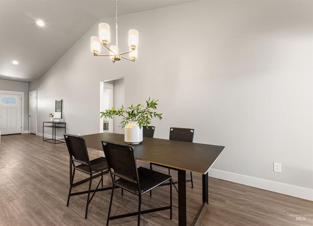 83 S Daybreak Ave, Nampa, ID 83687