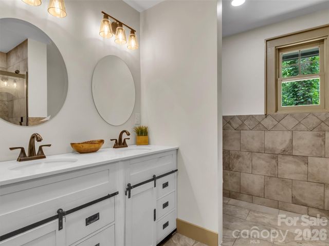 148 Cross Stitch Mountain Road, Sylva, NC 28779