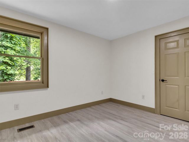 148 Cross Stitch Mountain Road, Sylva, NC 28779