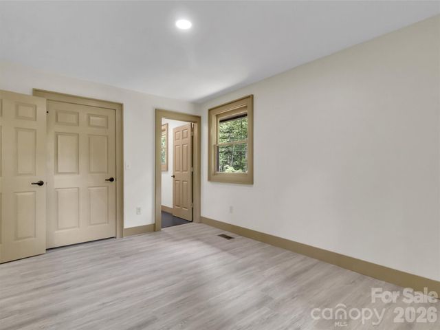 148 Cross Stitch Mountain Road, Sylva, NC 28779
