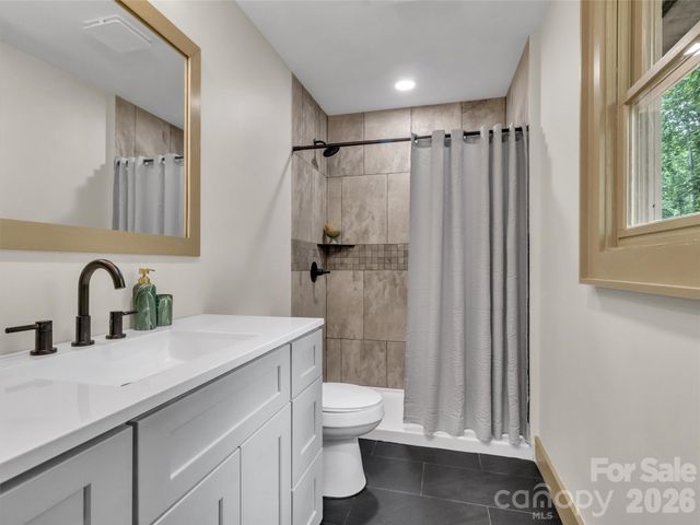 148 Cross Stitch Mountain Road, Sylva, NC 28779