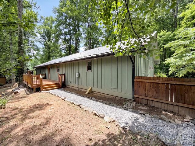 148 Cross Stitch Mountain Road, Sylva, NC 28779