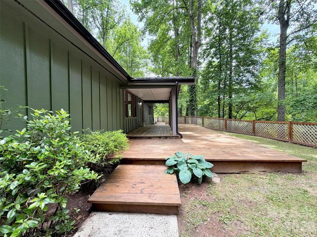 148 Cross Stitch Mountain Road, Sylva, NC 28779