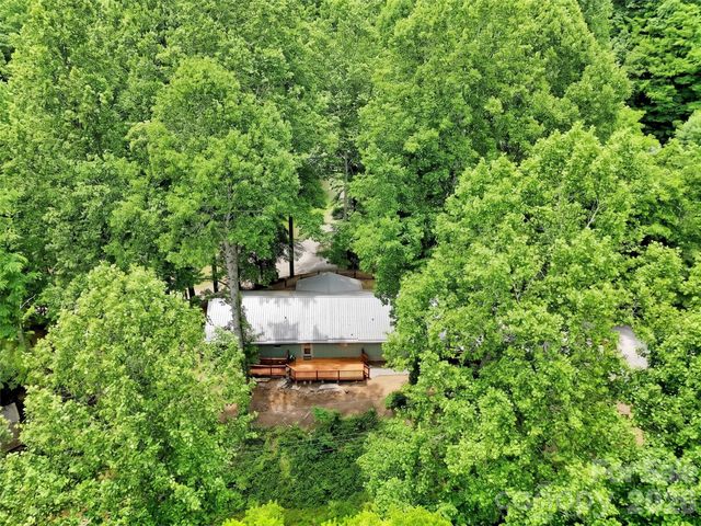 148 Cross Stitch Mountain Road, Sylva, NC 28779