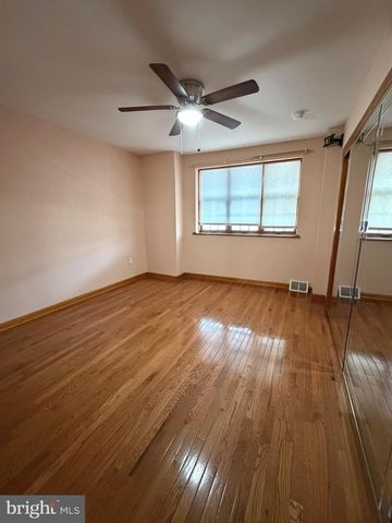 2620 S 10TH ST, Philadelphia, PA 19148