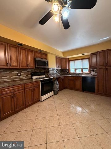 2620 S 10TH ST, Philadelphia, PA 19148