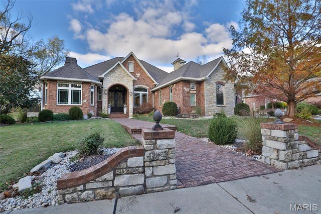 7406 Creek Ridge Lane, Edwardsville, IL 62025