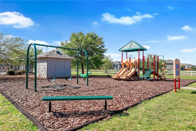 193 Saddleclub Way, Guyton, GA 31312