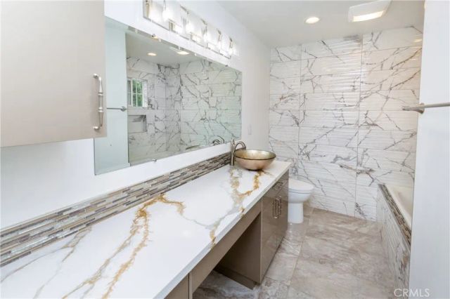 6928 Gaviota Avenue, Van Nuys, CA 91406