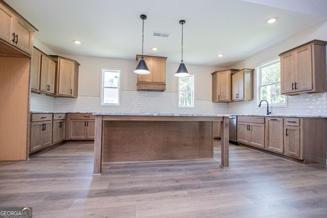 127 Woodford Drive, Roopville, GA 30170