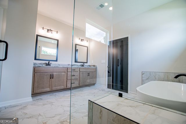 127 Woodford Drive, Roopville, GA 30170