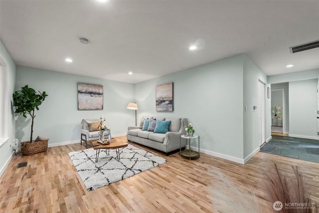 14417 119th Place NE, Kirkland, WA 98034