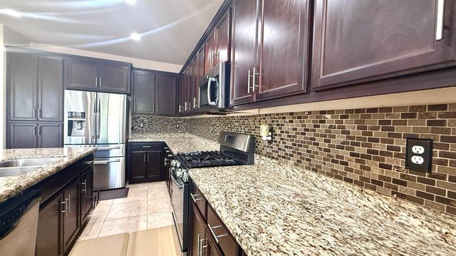 2767 Round Tree Way, Manteca, CA 95337