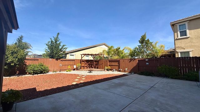 2767 Round Tree Way, Manteca, CA 95337