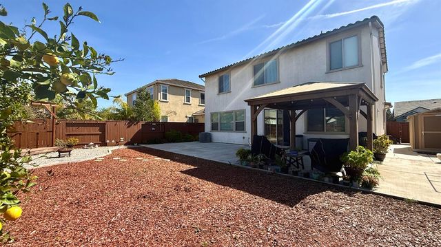 2767 Round Tree Way, Manteca, CA 95337