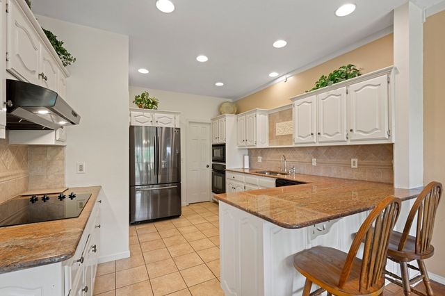 2220 Rock Creek Dr, Kerrville, TX 78028