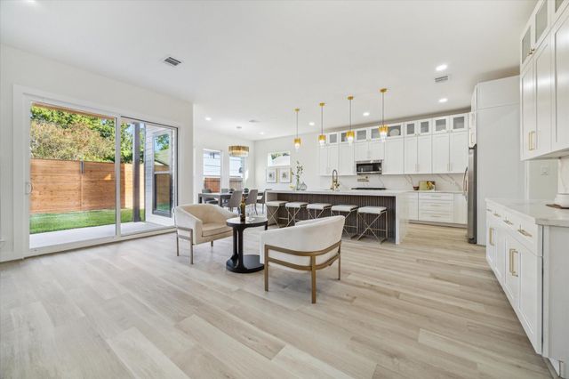 304 Enid Street, Houston, TX 77009