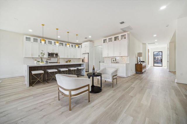 304 Enid Street, Houston, TX 77009