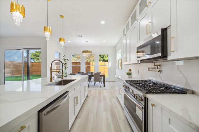 304 Enid Street, Houston, TX 77009