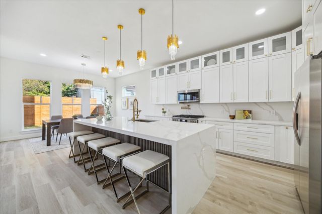 304 Enid Street, Houston, TX 77009