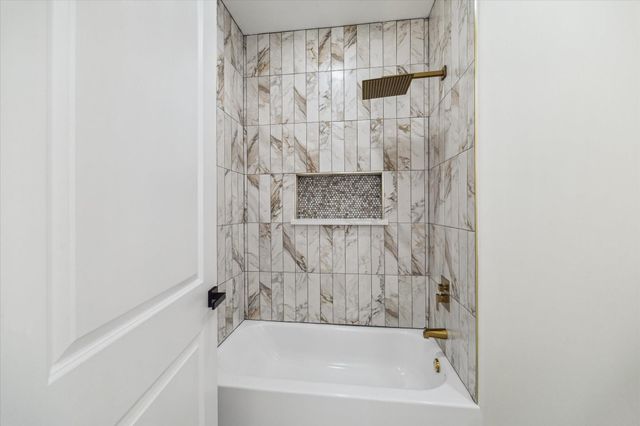 304 Enid Street, Houston, TX 77009