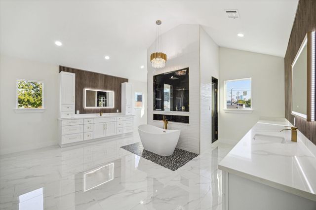 304 Enid Street, Houston, TX 77009