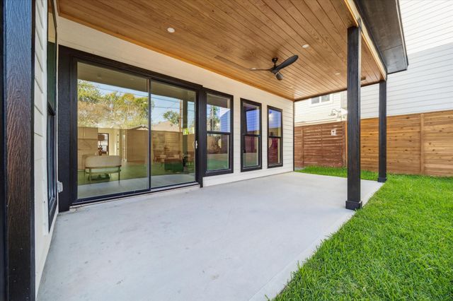 304 Enid Street, Houston, TX 77009