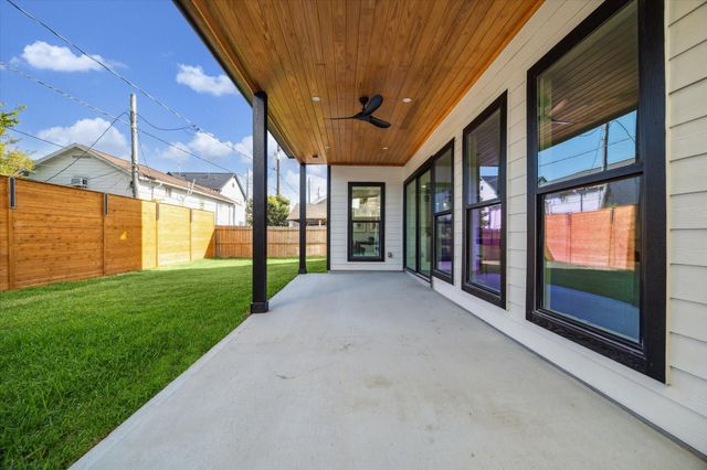 304 Enid Street, Houston, TX 77009