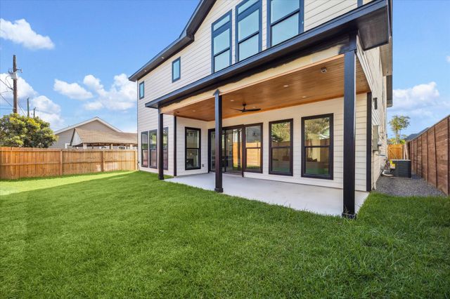 304 Enid Street, Houston, TX 77009