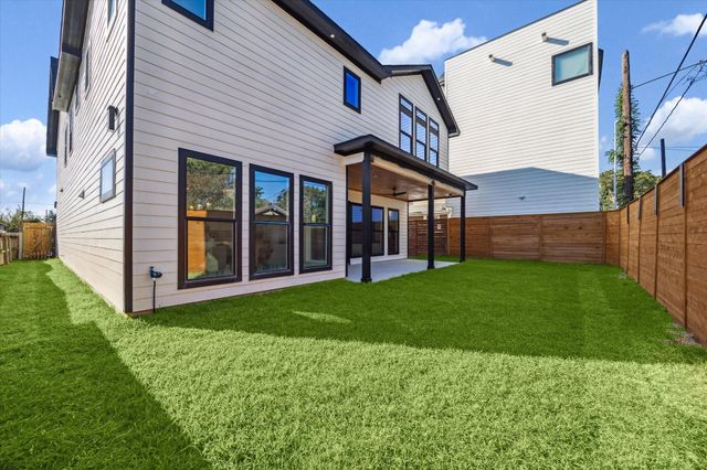 304 Enid Street, Houston, TX 77009