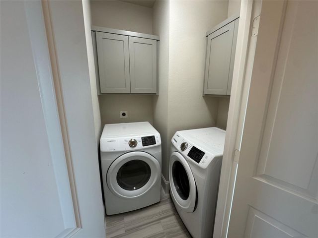 6755 Highclere Manor Lane, Houston, TX 77055