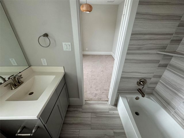 6755 Highclere Manor Lane, Houston, TX 77055