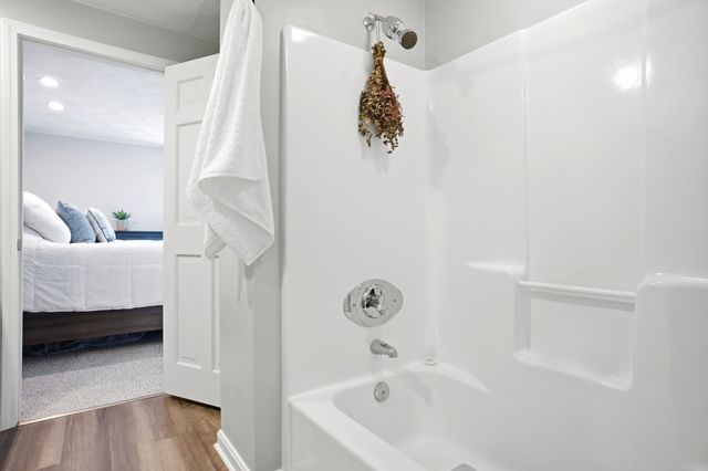 44 Quail Run 44, Tewksbury, MA 01876