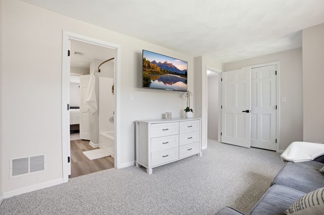 44 Quail Run 44, Tewksbury, MA 01876