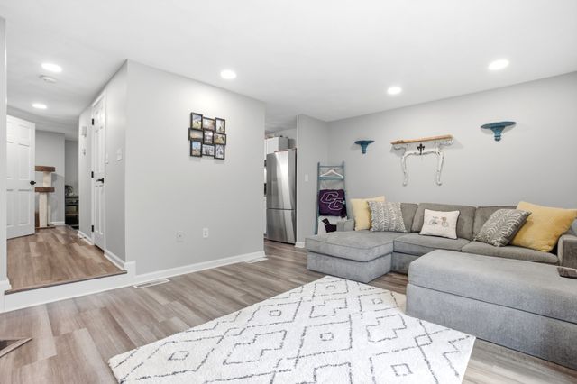 44 Quail Run 44, Tewksbury, MA 01876