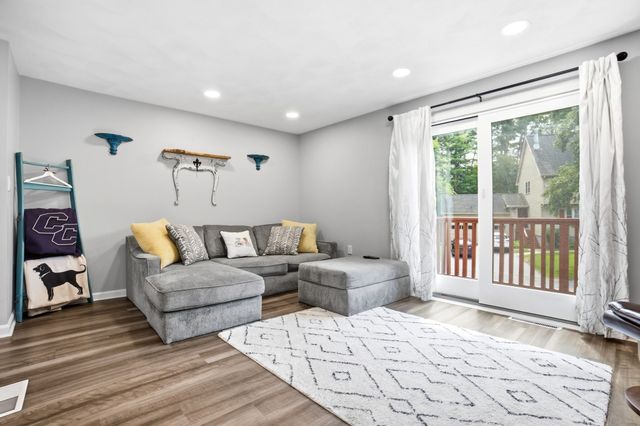 44 Quail Run 44, Tewksbury, MA 01876