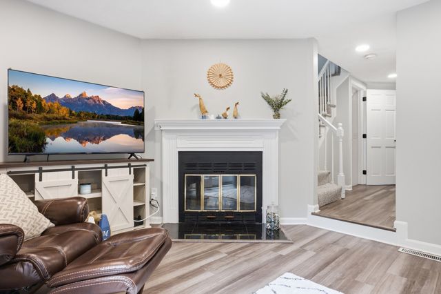 44 Quail Run 44, Tewksbury, MA 01876