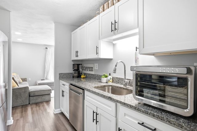44 Quail Run 44, Tewksbury, MA 01876