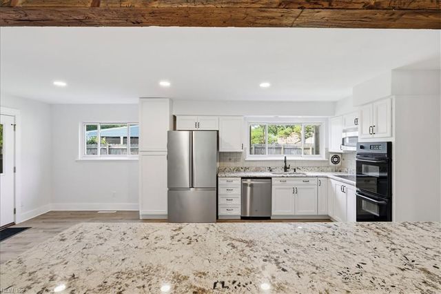 4000 Rumford LN, Virginia Beach, VA 23452