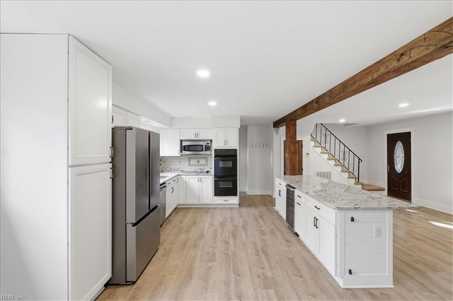 4000 Rumford LN, Virginia Beach, VA 23452