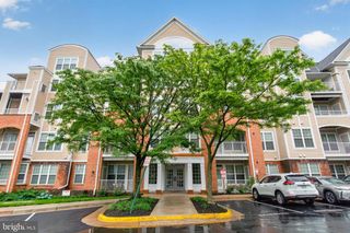 8181 CARNEGIE HALL CT #301, Vienna, VA 22180