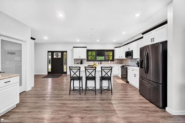 6454 Genesee Road, Flint, MI 48506