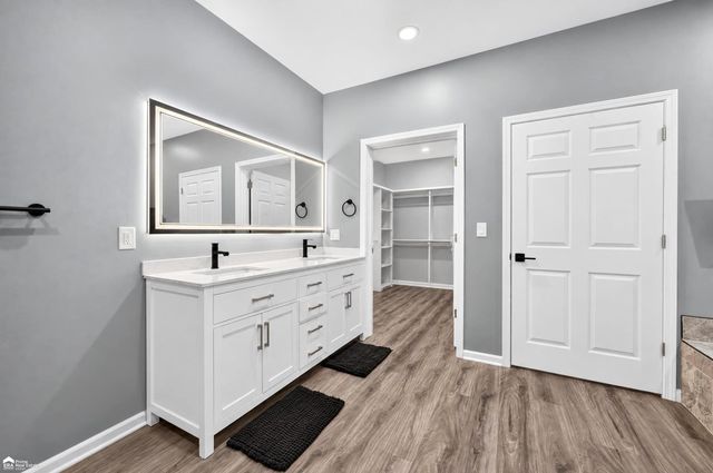 6454 Genesee Road, Flint, MI 48506