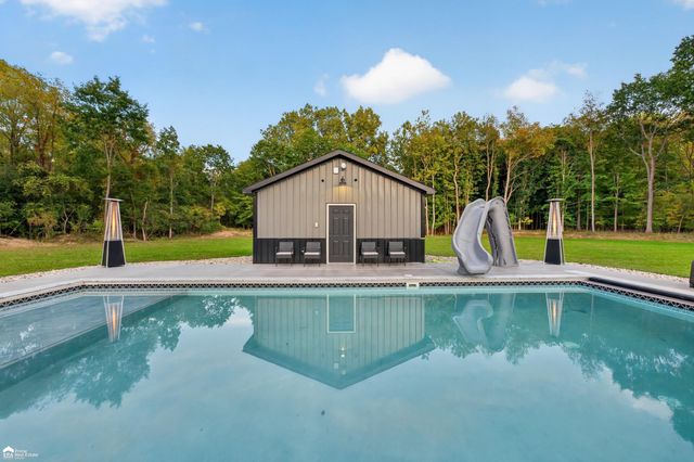 6454 Genesee Road, Flint, MI 48506