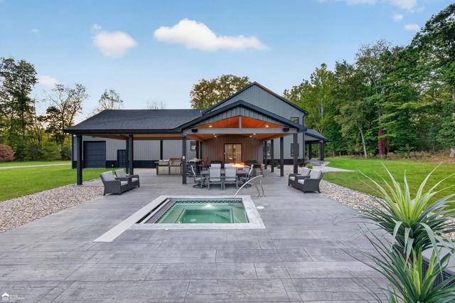 6454 Genesee Road, Flint, MI 48506